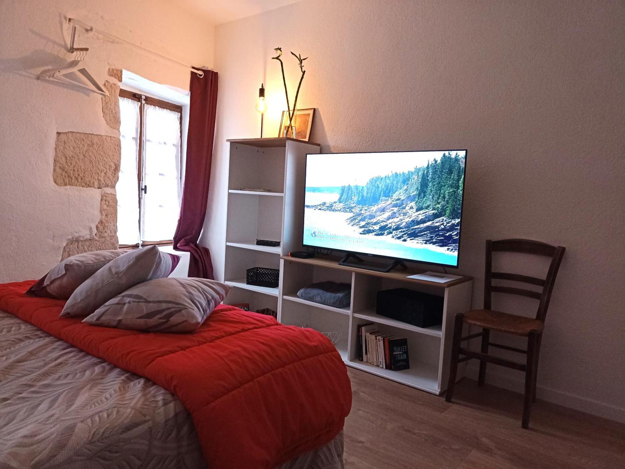 Hébergement de vacances Cosy En Pleine Nature Dans Maison En Pierre Avec Piscine Et Wifi *