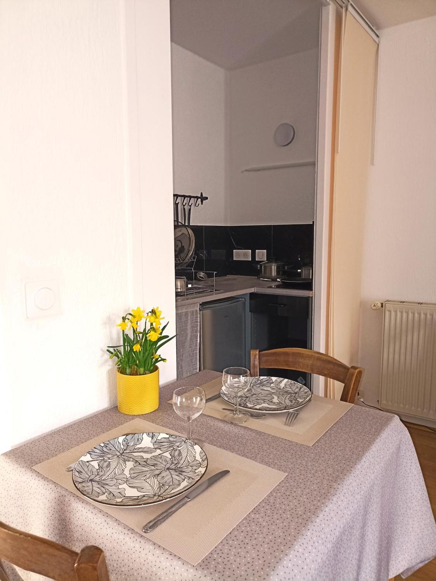 Hébergement de vacances Cosy En Pleine Nature Dans Maison En Pierre Avec Piscine Et Wifi *